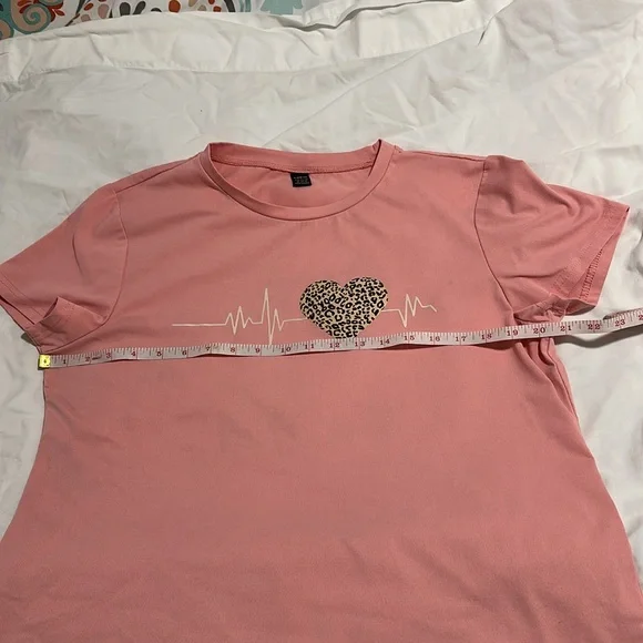 Cheetah Heartbeat Shirt - Picture 4 of 5